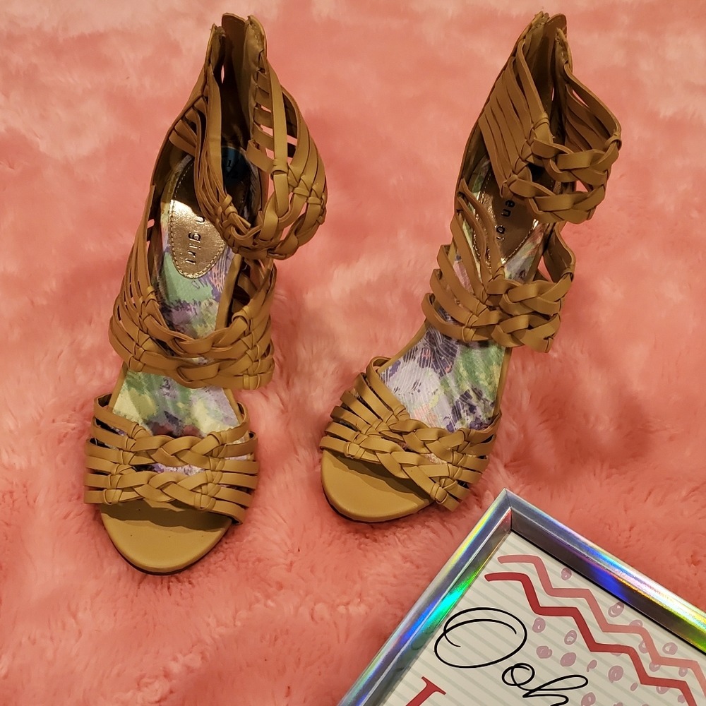 Madden Girl tan heels - Picture 9 of 16